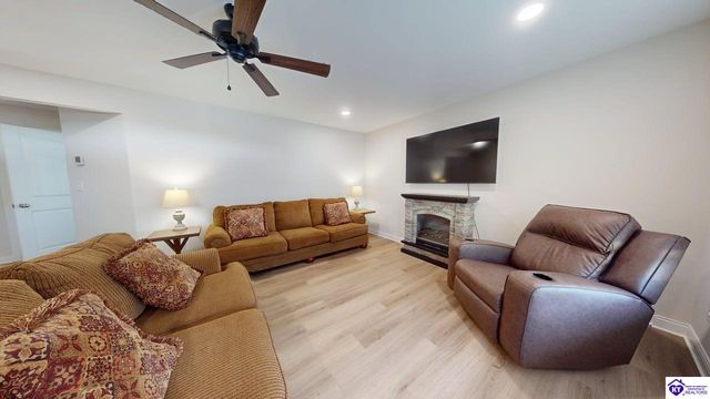 107 Magnolia Court, Vine Grove, KY 40175