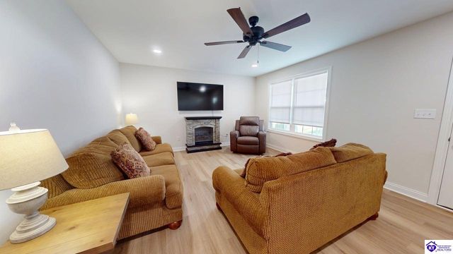 107 Magnolia Court, Vine Grove, KY 40175