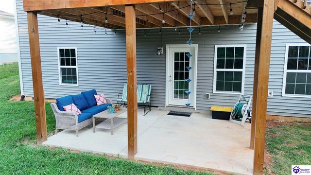 107 Magnolia Court, Vine Grove, KY 40175