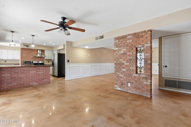 620 S ESSEX Lane, Mesa, AZ 85208