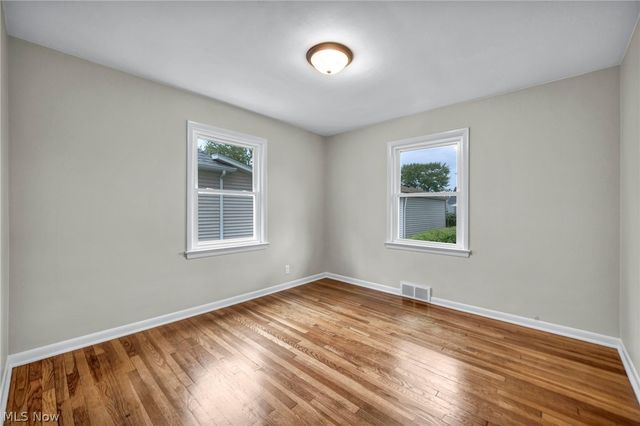 391 E 324th Street, Willowick, OH 44095