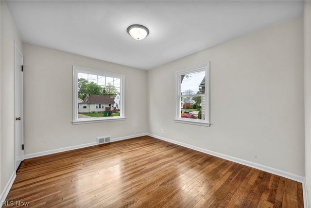 391 E 324th Street, Willowick, OH 44095