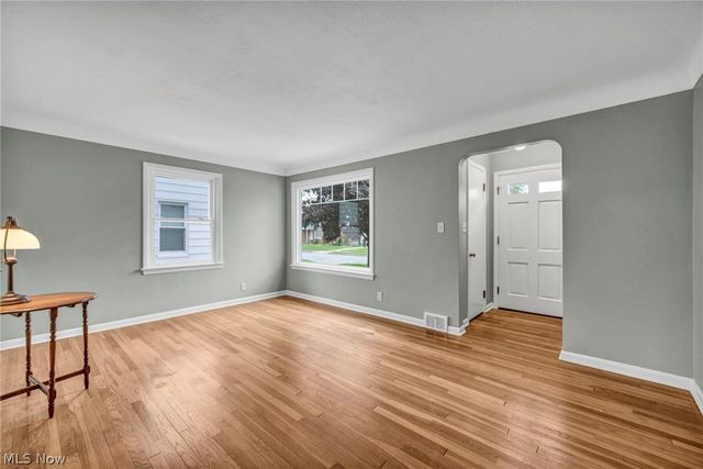 391 E 324th Street, Willowick, OH 44095