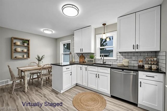 391 E 324th Street, Willowick, OH 44095