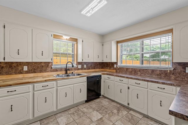 18 Pinewood Drive, Cabot, AR 72023