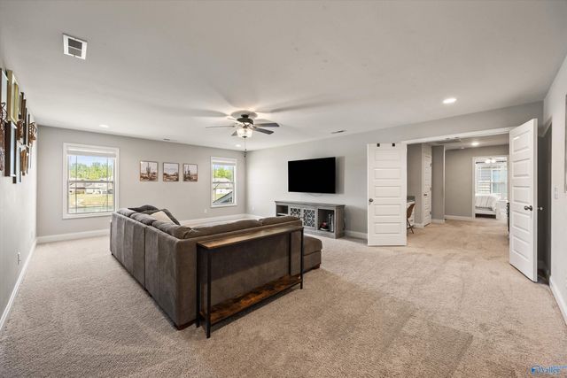 7437 Flint Crossing Circle, Owens Cross Roads, AL 35763