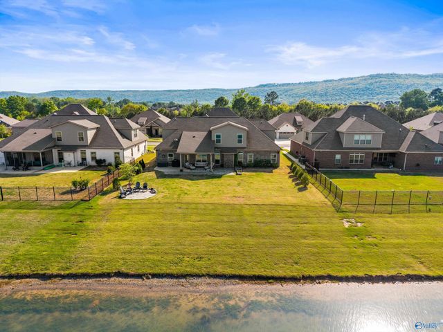 7437 Flint Crossing Circle, Owens Cross Roads, AL 35763