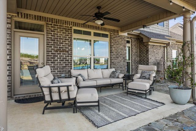 7437 Flint Crossing Circle, Owens Cross Roads, AL 35763