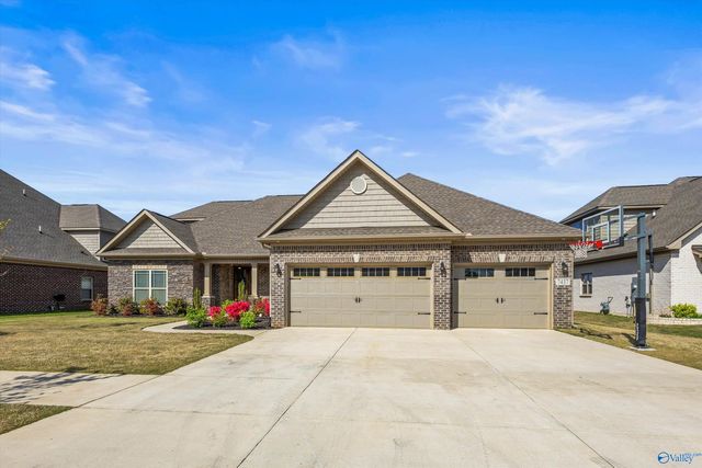 7437 Flint Crossing Circle, Owens Cross Roads, AL 35763