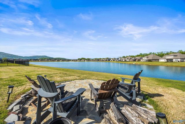 7437 Flint Crossing Circle, Owens Cross Roads, AL 35763