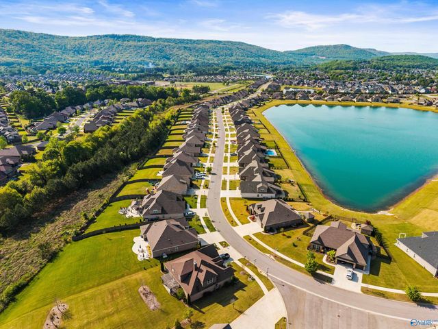 7437 Flint Crossing Circle, Owens Cross Roads, AL 35763