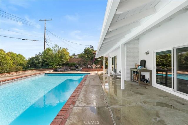 23843 Crosson Drive, Woodland Hills, CA 91367