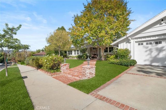 23843 Crosson Drive, Woodland Hills, CA 91367