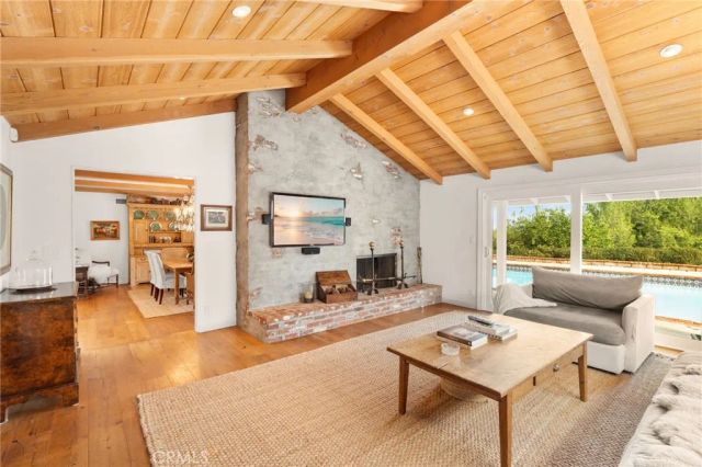 23843 Crosson Drive, Woodland Hills, CA 91367