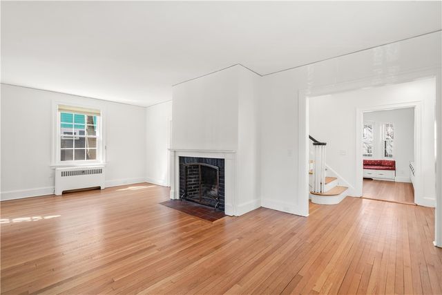 21 Dexterdale Road, Providence, RI 02906