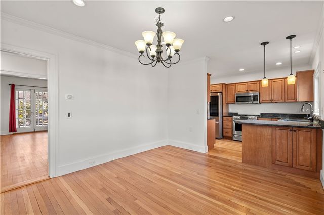 21 Dexterdale Road, Providence, RI 02906