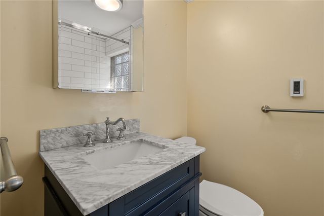 21 Dexterdale Road, Providence, RI 02906