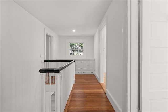 21 Dexterdale Road, Providence, RI 02906