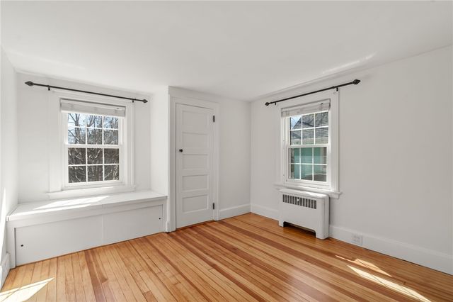 21 Dexterdale Road, Providence, RI 02906