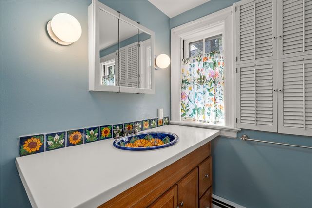 21 Dexterdale Road, Providence, RI 02906