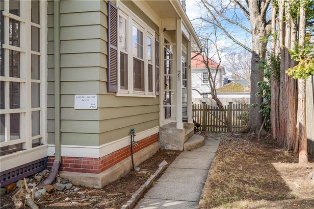 21 Dexterdale Road, Providence, RI 02906