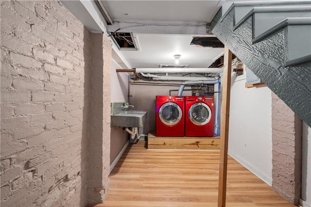 21 Dexterdale Road, Providence, RI 02906