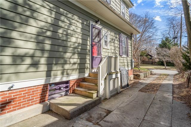 21 Dexterdale Road, Providence, RI 02906