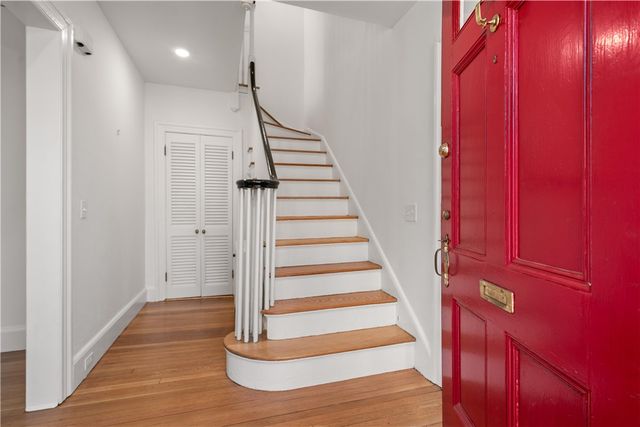 21 Dexterdale Road, Providence, RI 02906