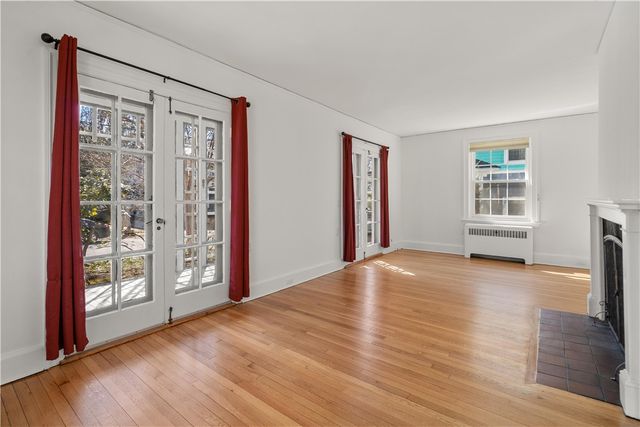 21 Dexterdale Road, Providence, RI 02906