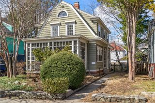 21 Dexterdale Road, Providence, RI 02906