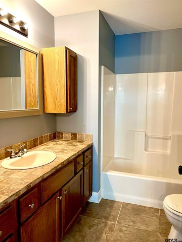 302 Willowbrook Lane, Whitehouse, TX 75791