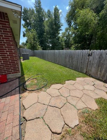 302 Willowbrook Lane, Whitehouse, TX 75791