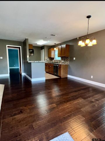 302 Willowbrook Lane, Whitehouse, TX 75791