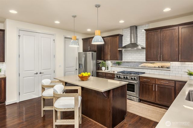5740 Solana Lane NE, Bainbridge Island, WA 98110