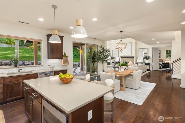 5740 Solana Lane NE, Bainbridge Island, WA 98110