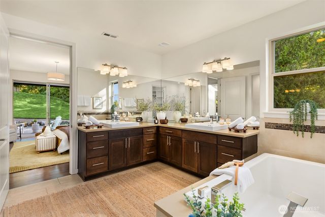 5740 Solana Lane NE, Bainbridge Island, WA 98110
