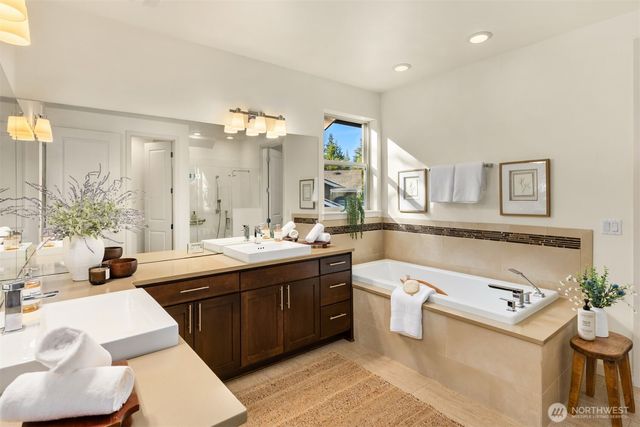 5740 Solana Lane NE, Bainbridge Island, WA 98110