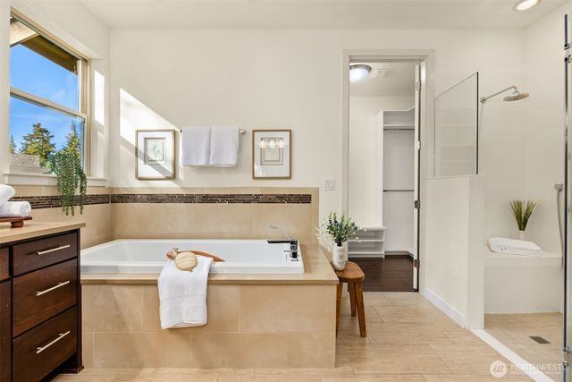 5740 Solana Lane NE, Bainbridge Island, WA 98110