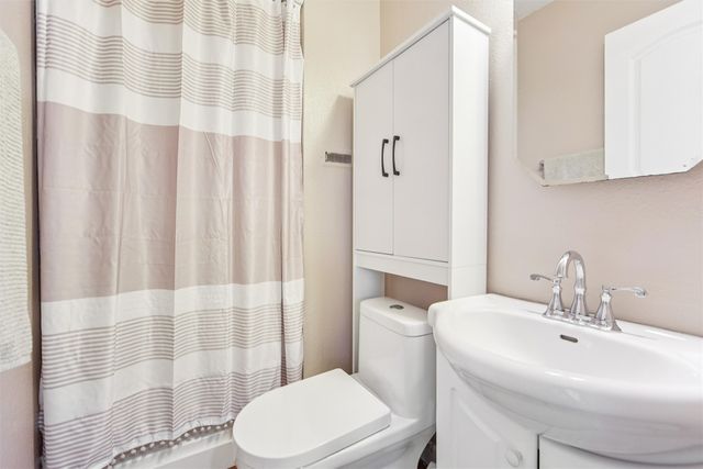 321 NE 9th Street, Ankeny, IA 50021