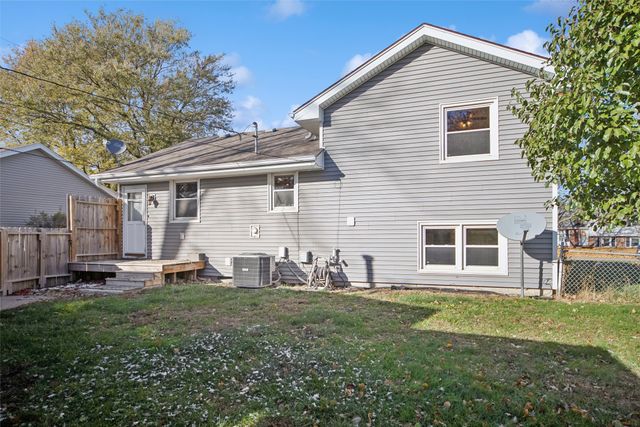 321 NE 9th Street, Ankeny, IA 50021