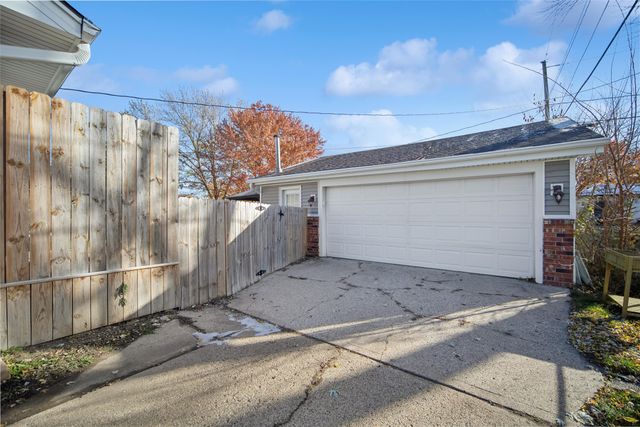 321 NE 9th Street, Ankeny, IA 50021