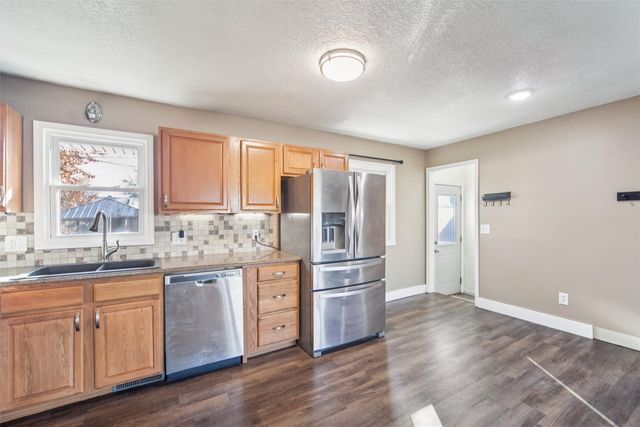 321 NE 9th Street, Ankeny, IA 50021