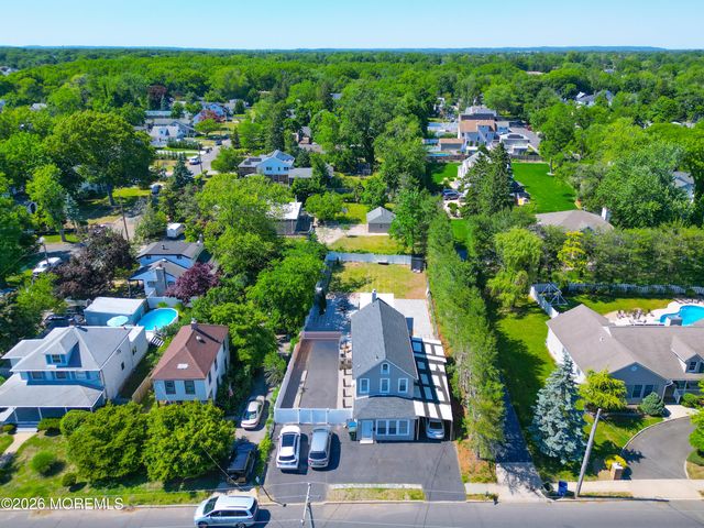 377 W Park Avenue, Oakhurst, NJ 07755