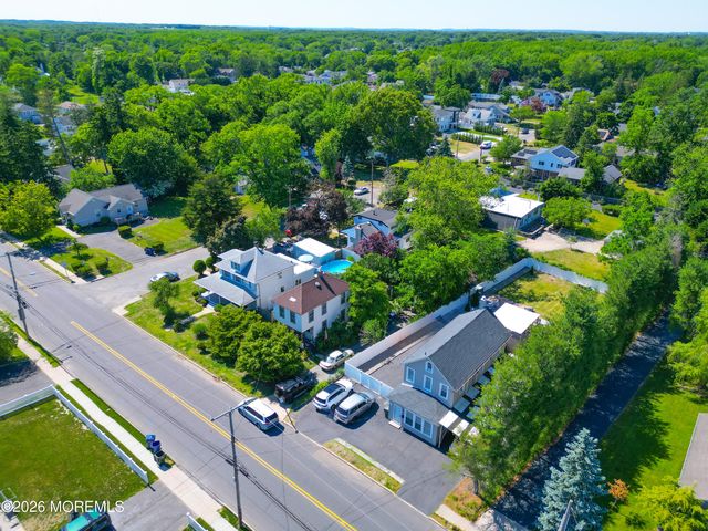 377 W Park Avenue, Oakhurst, NJ 07755