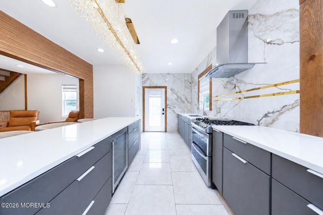 377 W Park Avenue, Oakhurst, NJ 07755