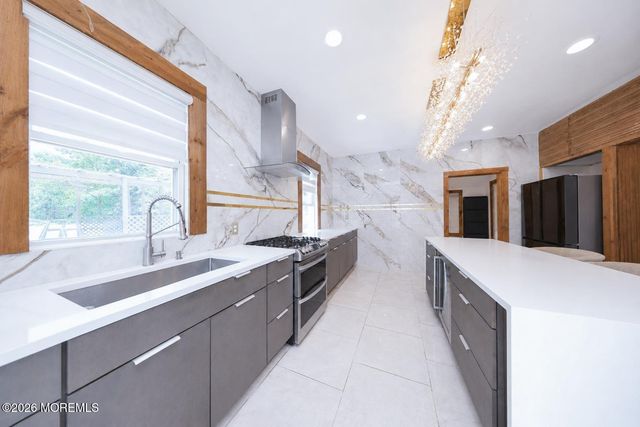 377 W Park Avenue, Oakhurst, NJ 07755