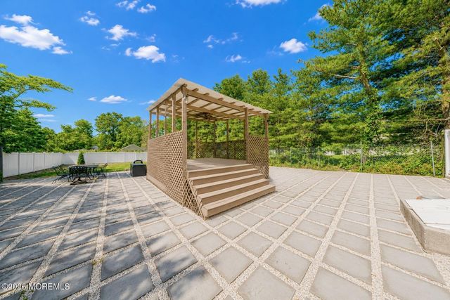 377 W Park Avenue, Oakhurst, NJ 07755
