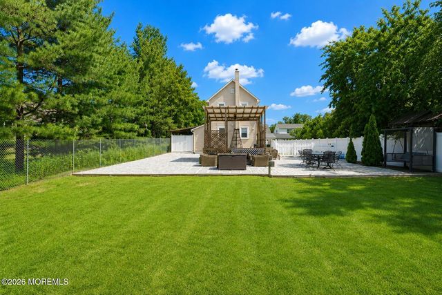 377 W Park Avenue, Oakhurst, NJ 07755