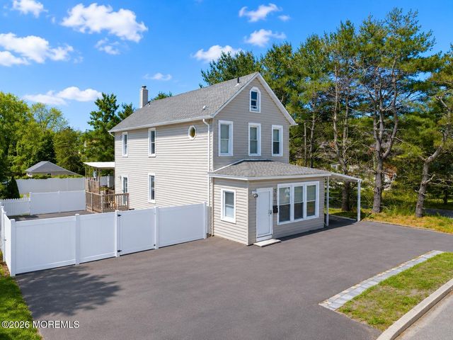 377 W Park Avenue, Oakhurst, NJ 07755