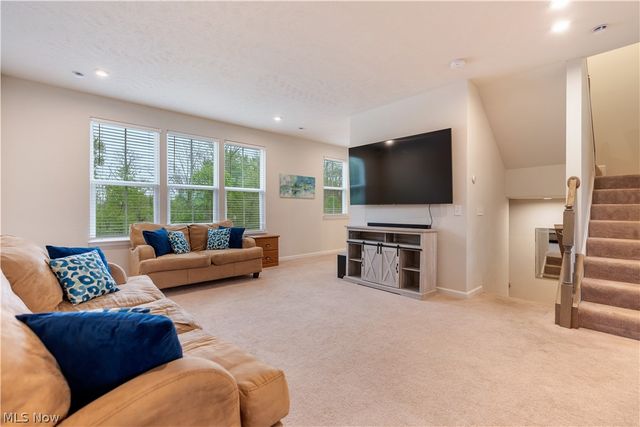 342 E Reno Drive, Louisville, OH 44641